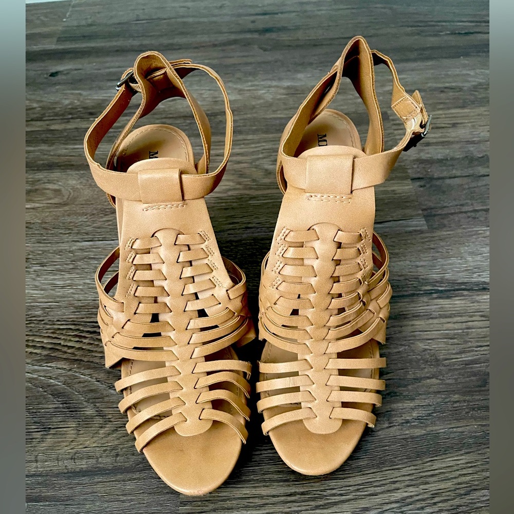 Target Heels! - Picture 2 of 5